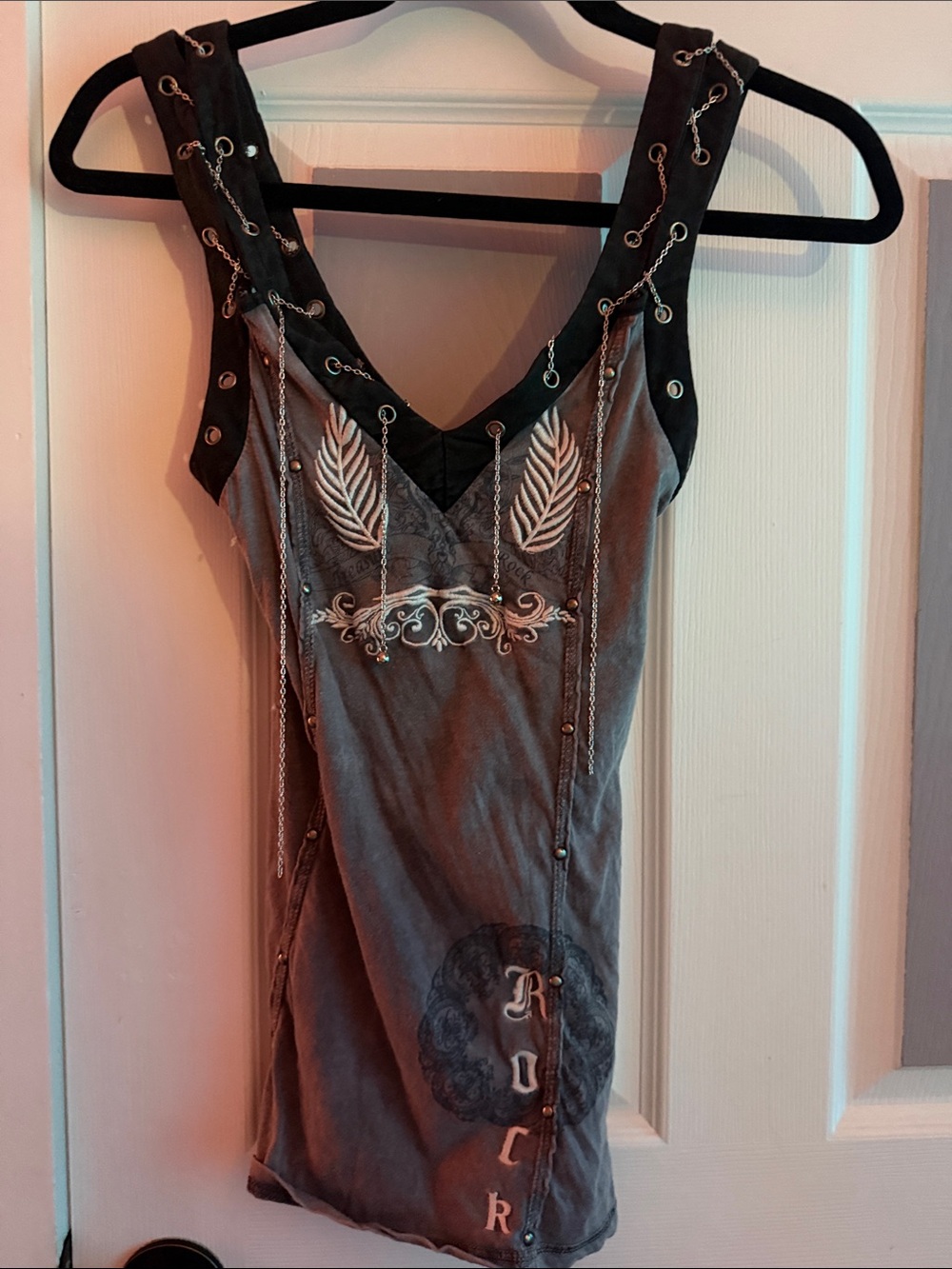 TREASURE ROCK VINTAGE Y2K Grey Embroidered Tank Top